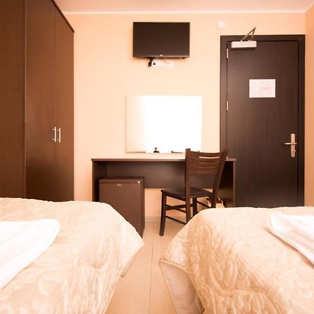 Saint Julian's Sogdiana Guest House מראה חיצוני תמונה