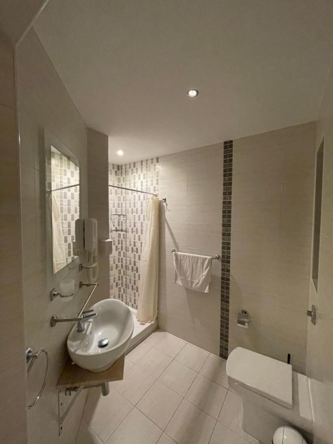 Saint Julian's Sogdiana Guest House מראה חיצוני תמונה