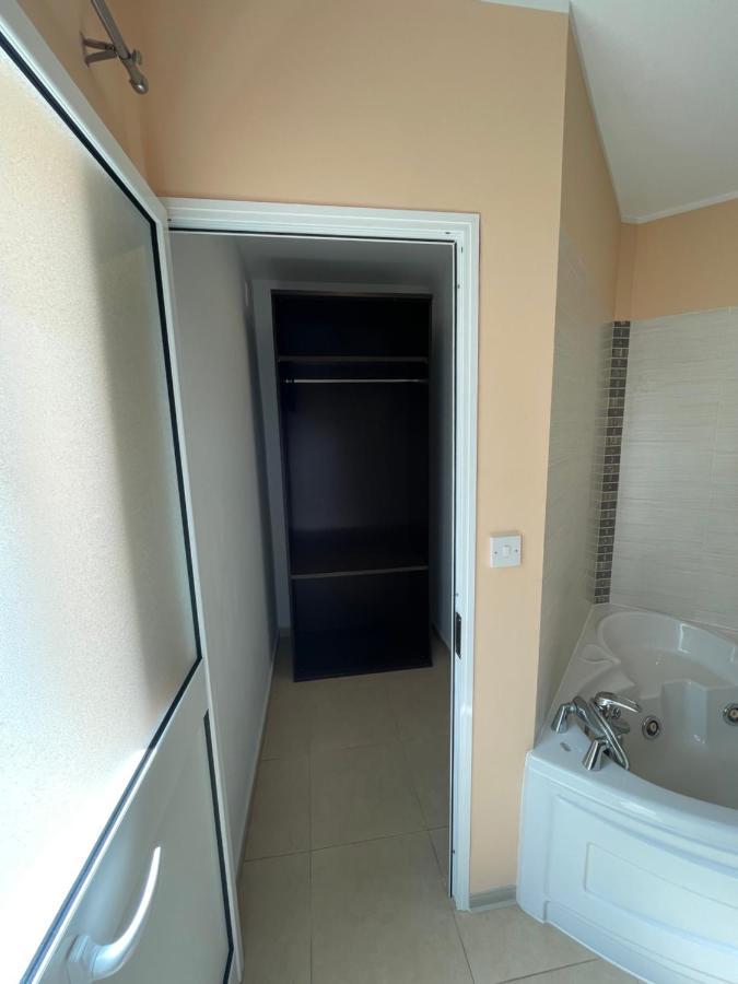 Saint Julian's Sogdiana Guest House מראה חיצוני תמונה