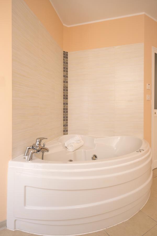 Saint Julian's Sogdiana Guest House מראה חיצוני תמונה