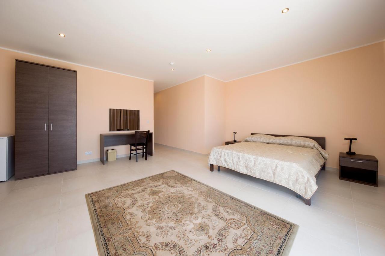 Saint Julian's Sogdiana Guest House מראה חיצוני תמונה