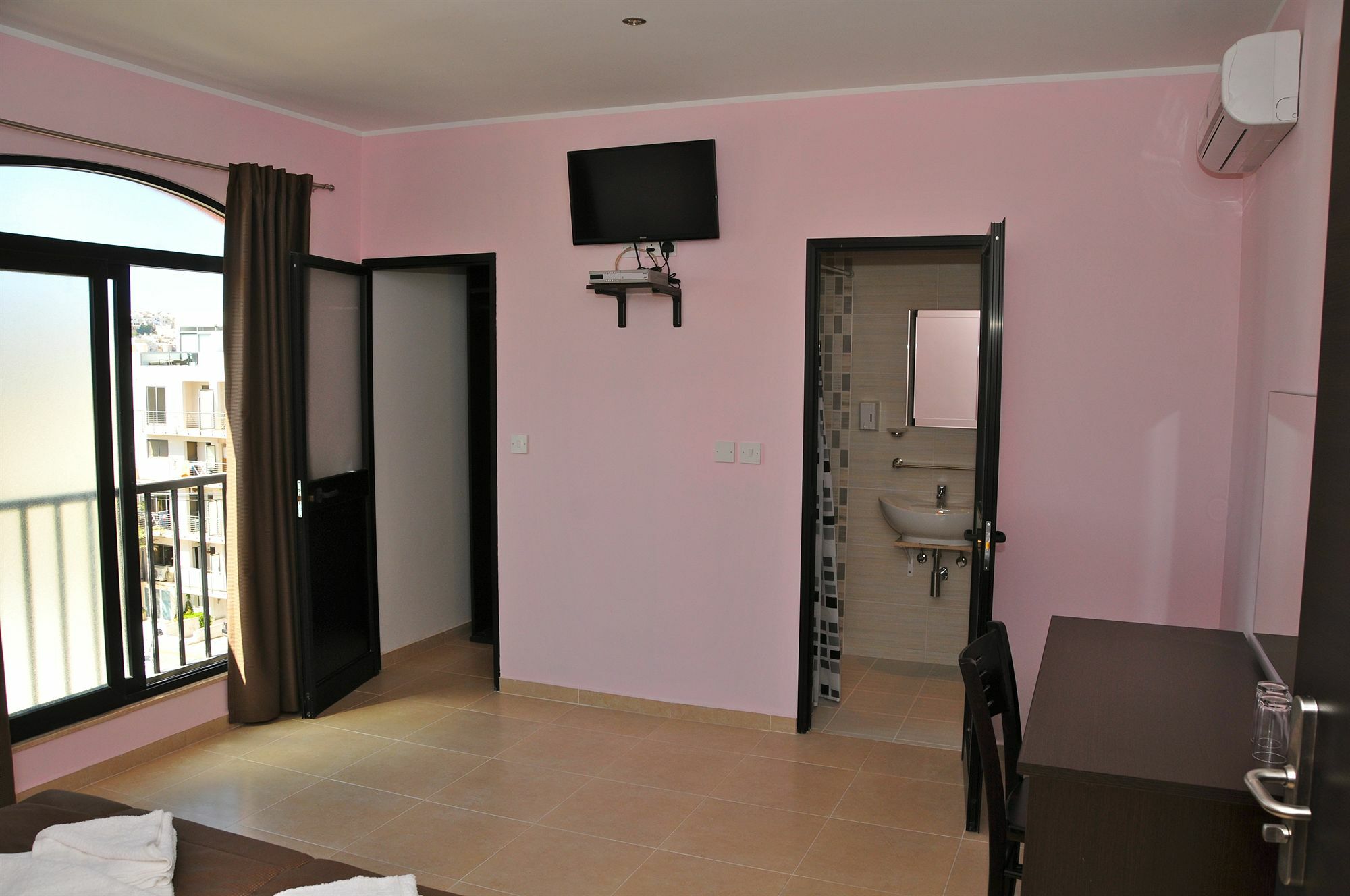 Saint Julian's Sogdiana Guest House מראה חיצוני תמונה