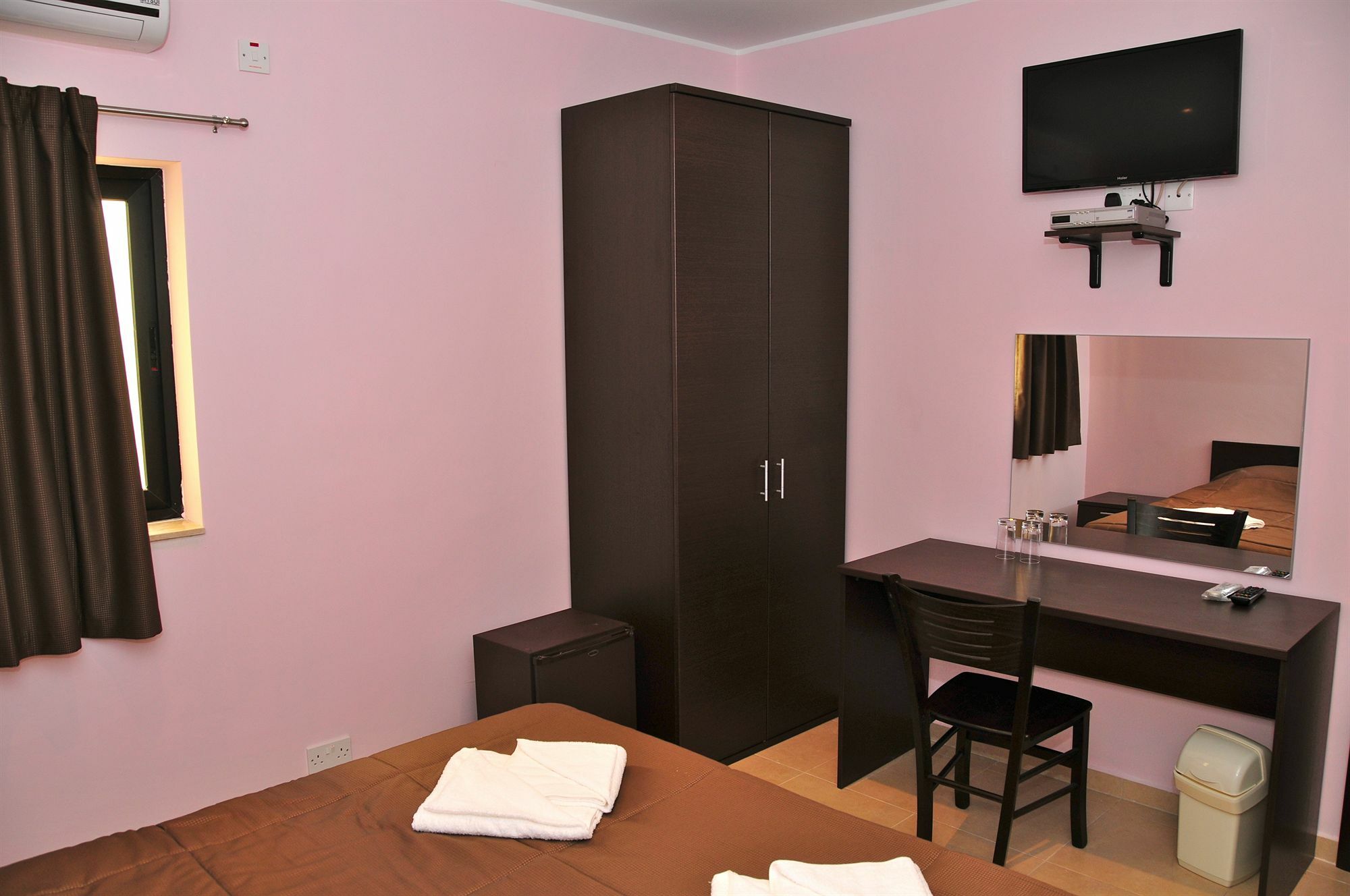 Saint Julian's Sogdiana Guest House מראה חיצוני תמונה